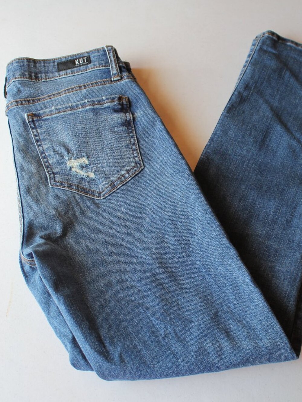 KUT from the Kloth Catherine Distressed Boyfriend Jeans Size 4